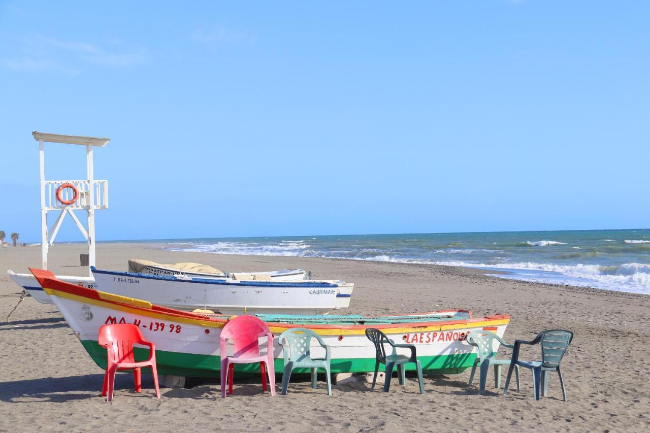 Hostal La Estacion Benajarafe Bagian luar foto