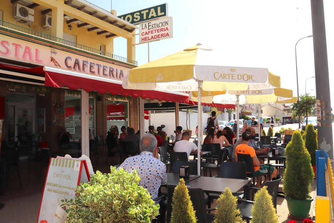 Hostal La Estacion Benajarafe Bagian luar foto