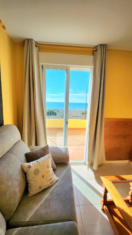 Hostal La Estacion Benajarafe Bagian luar foto