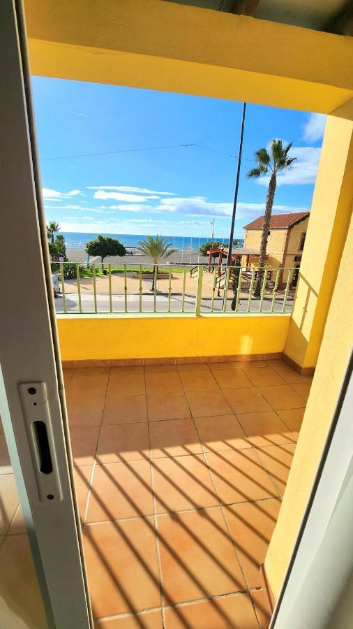 Hostal La Estacion Benajarafe Bagian luar foto