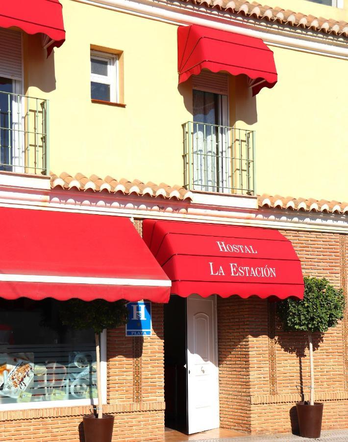 Hostal La Estacion Benajarafe Bagian luar foto