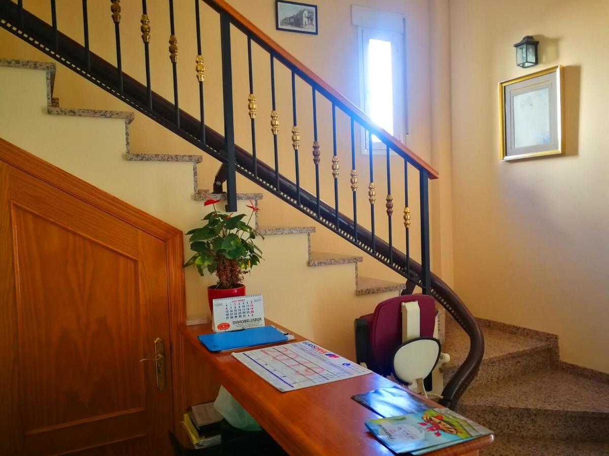 Hostal La Estacion Benajarafe Bagian luar foto